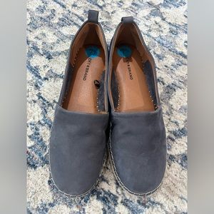 NEW Lucky Brand Loretto Espadrilles blue suede leather upper. Size 7.5